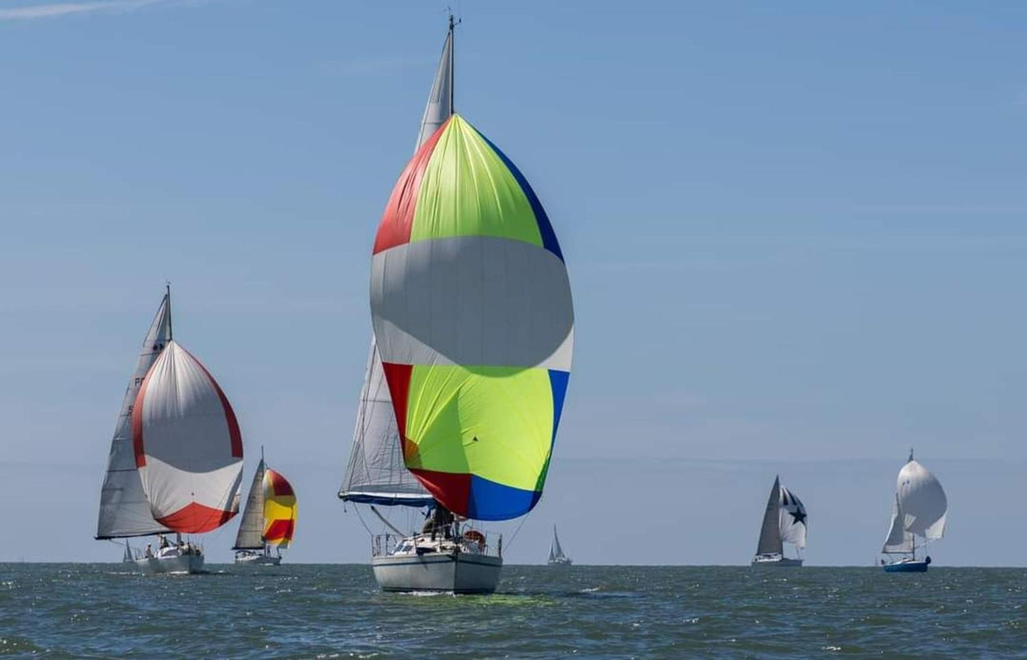 شقة Be Local - Sleep Aboard The Santa Maria Sailing Boat In Lisboa المظهر الخارجي الصورة