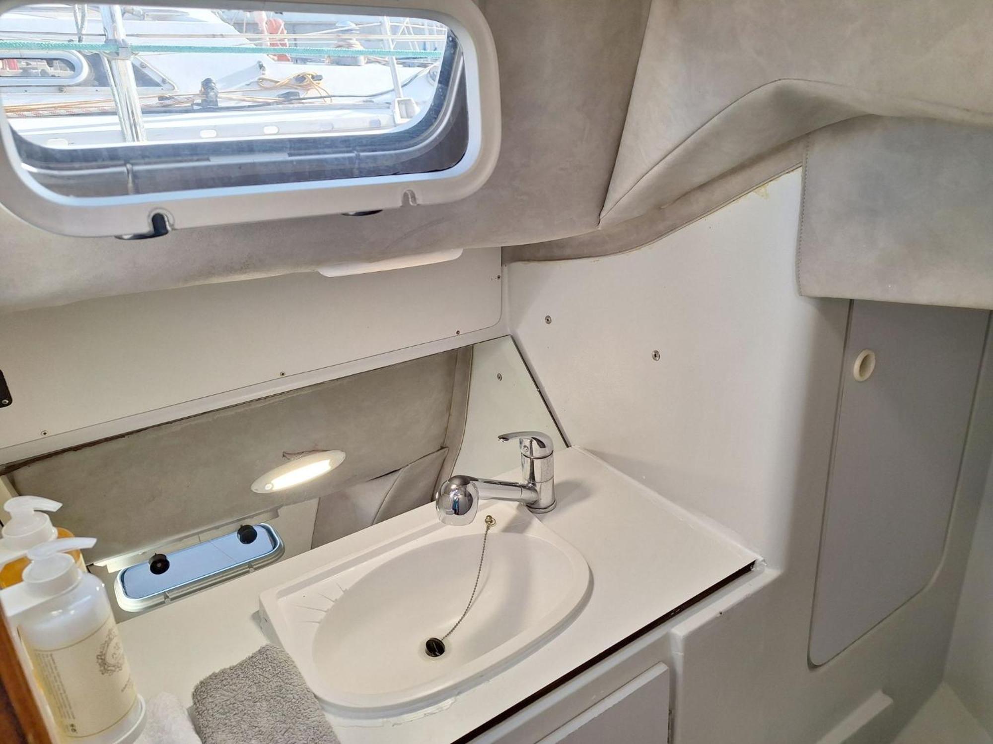 شقة Be Local - Sleep Aboard The Santa Maria Sailing Boat In Lisboa المظهر الخارجي الصورة